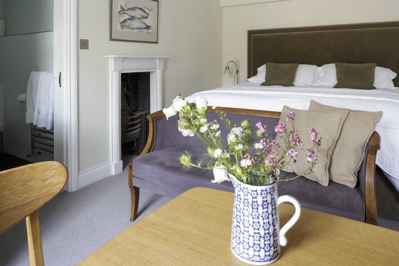 The Mistley Thorn Hotel ภายนอก รูปภาพ