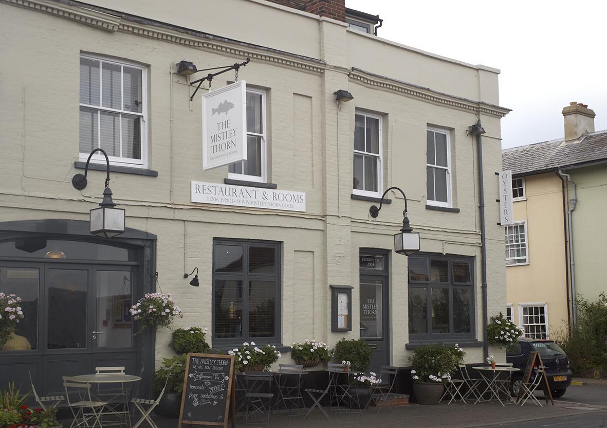 The Mistley Thorn Hotel ภายนอก รูปภาพ